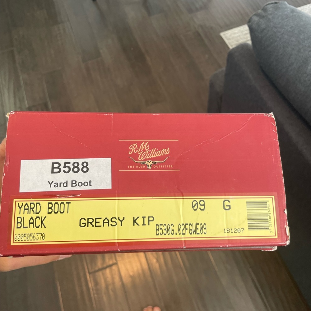 R. M. Williams Men’s black slip on boots